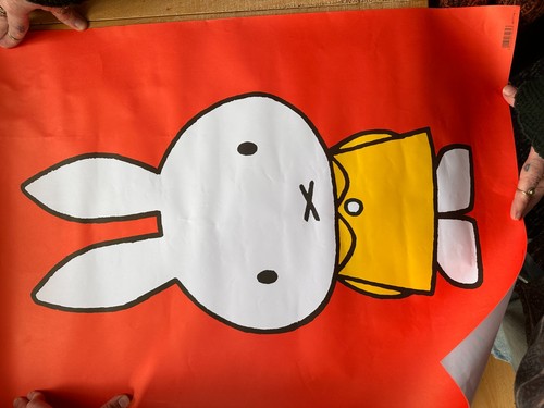 Damaged retro character gift - damaged,
